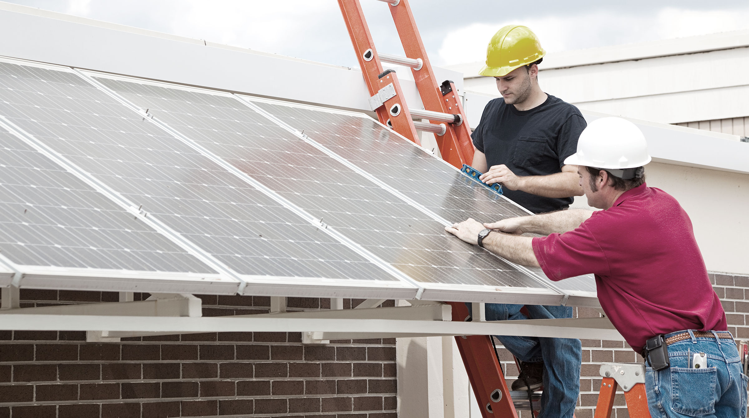 Mehr Solarenergie mit stationärem Batteriespeicher (KfW-Programm 275) Mehr Solarenergie mit stationärem Batteriespeicher (KfW-Programm 275)